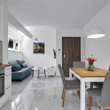 - Santric Apartment Makarska