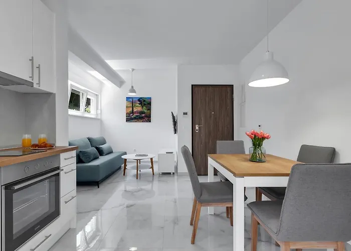 - Santric Apartman Makarska