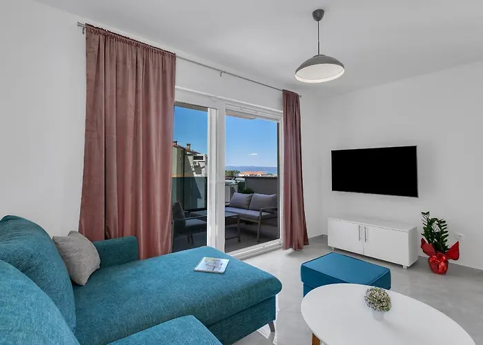 - Santric Apartman Makarska
