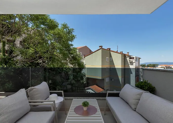 - Santric Apartman Makarska